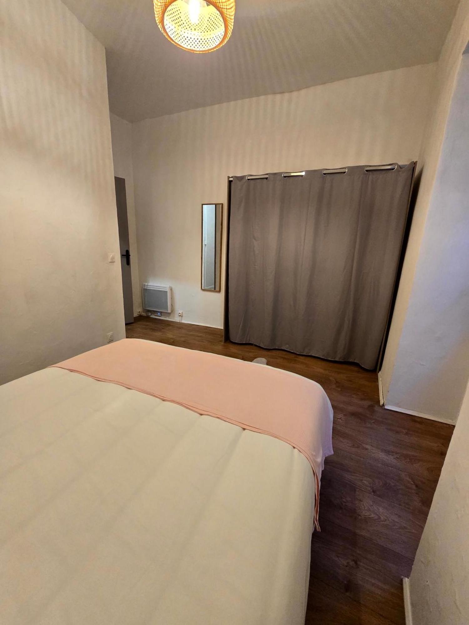 Appartement 2 Chambres, Cuisine Equipee Beaucaire  Dış mekan fotoğraf