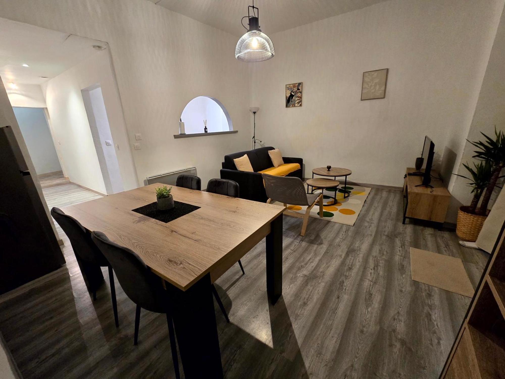 Appartement 2 Chambres, Cuisine Equipee Beaucaire  Dış mekan fotoğraf