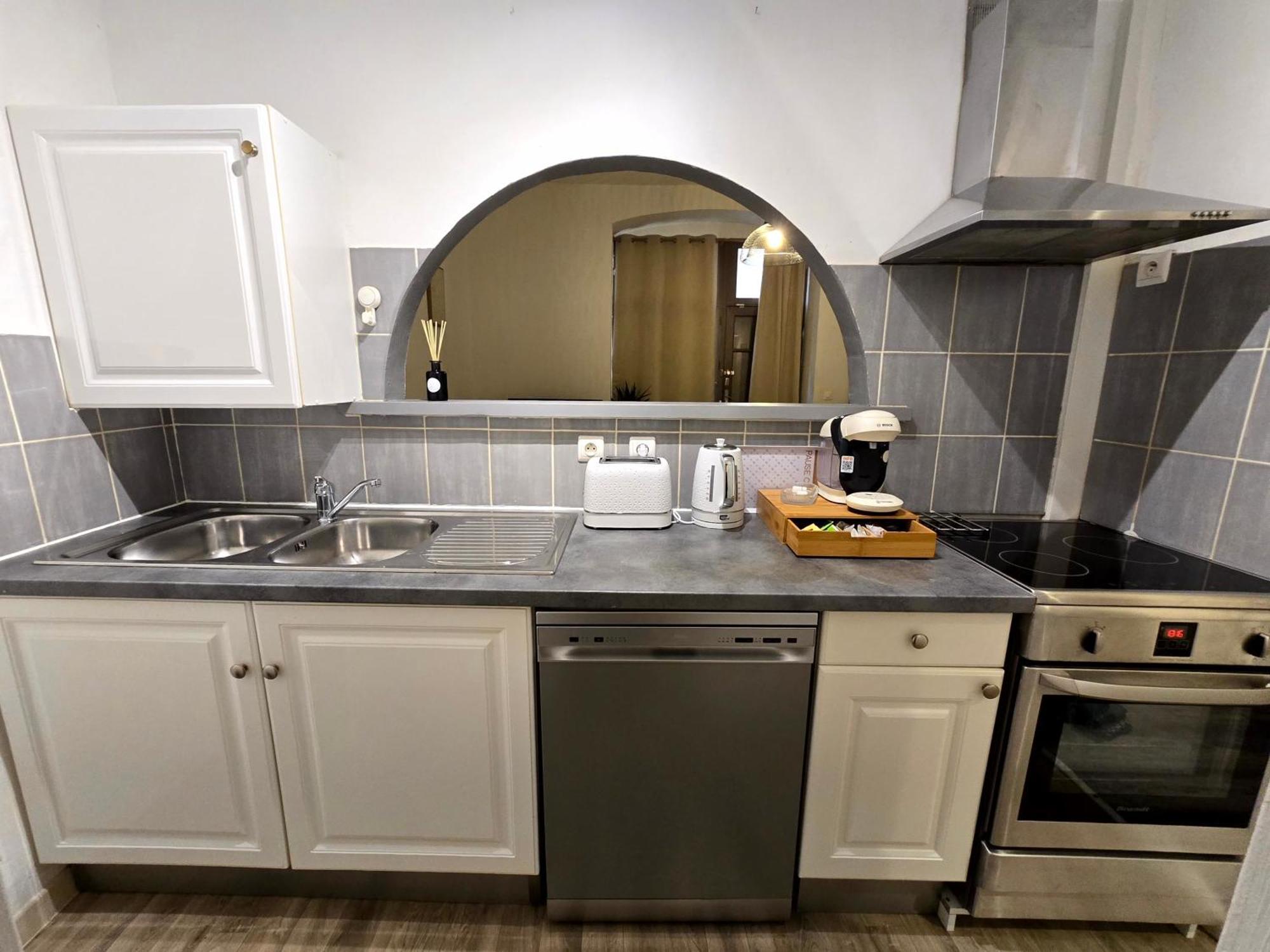 Appartement 2 Chambres, Cuisine Equipee Beaucaire  Dış mekan fotoğraf